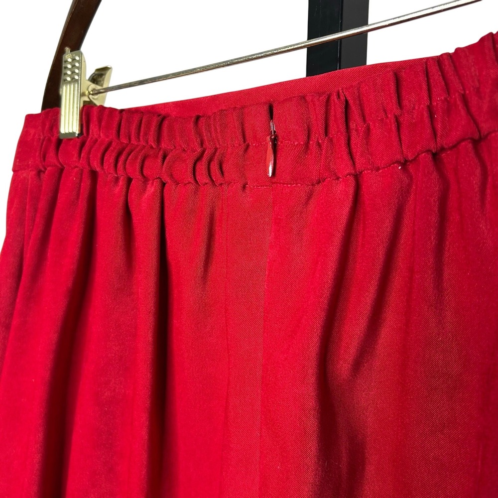 Amanda Smith Petite Skirt- 14P- velvet like red, some stretch with elastic waist - Picture 4 of 6